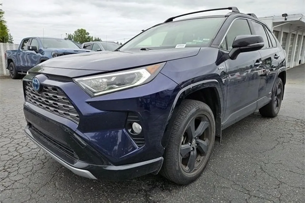2019 Toyota RAV4 Hybrid XSE photo 1