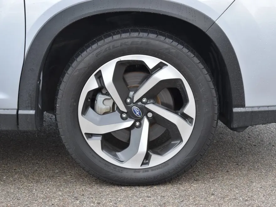 2022 Subaru Forester Touring photo 1