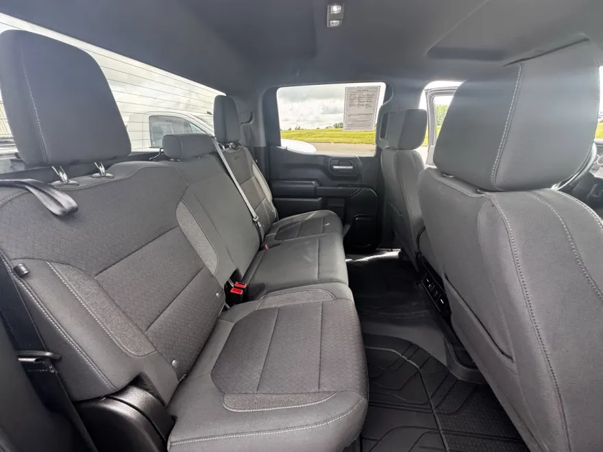 2022 Chevrolet Silverado 1500 LT photo 1