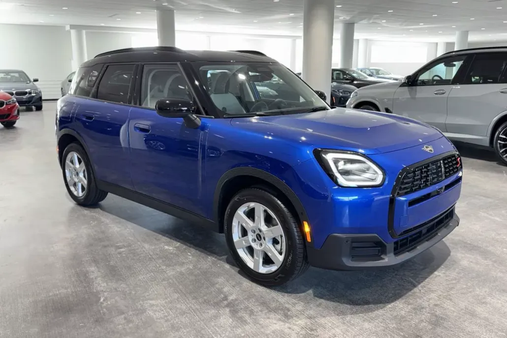 2025 Mini Countryman S ALL4 Iconic photo 1