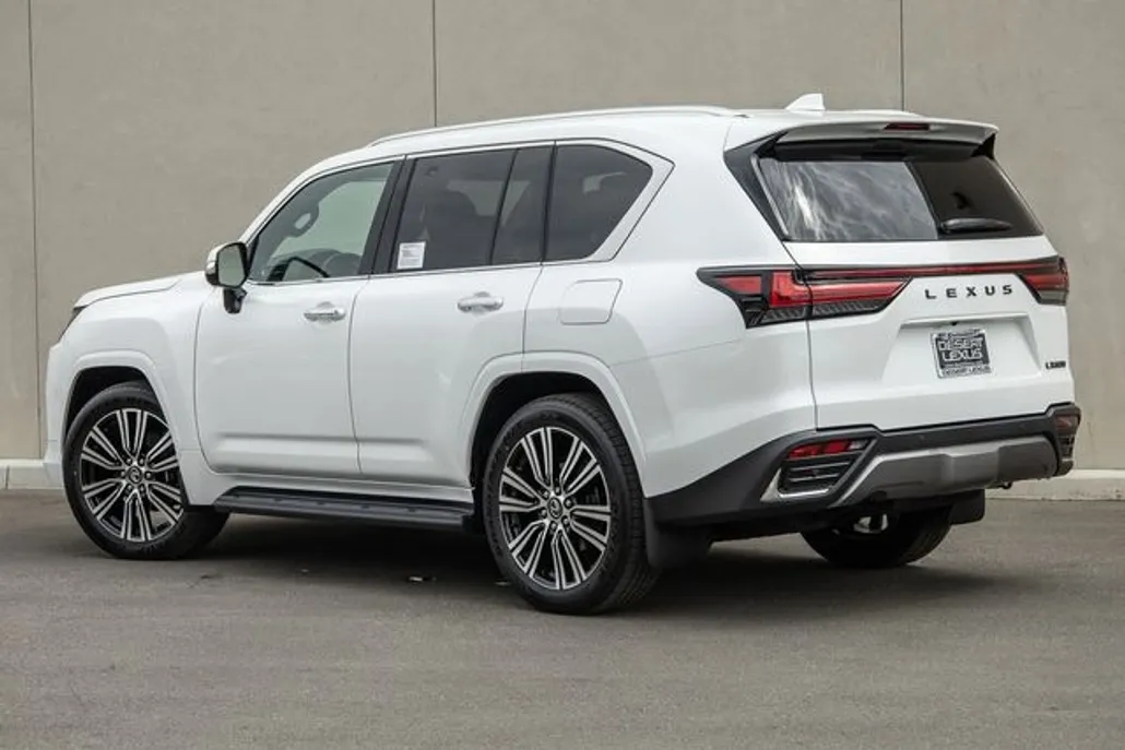 2025 Lexus LX 600 Luxury photo 1