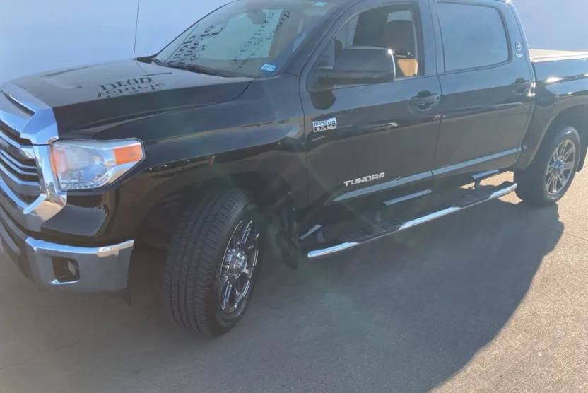 2016 Toyota Tundra SR5 photo 1