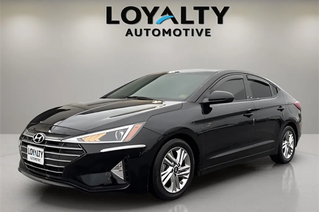 2020 Hyundai Elantra SEL photo 1