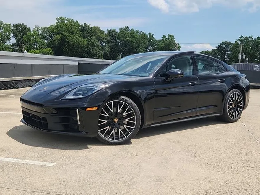2025 Porsche Panamera 4 photo 1