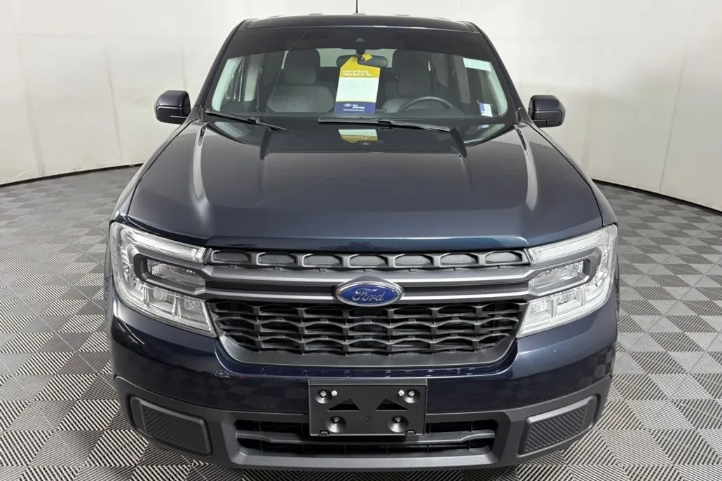 2023 Ford Maverick XLT photo 1