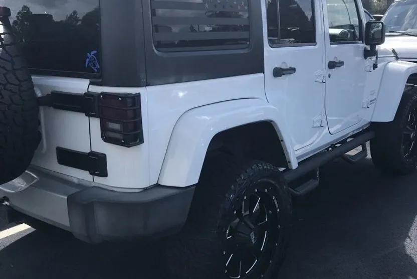 2013 Jeep Wrangler Unlimited Sahara photo 1