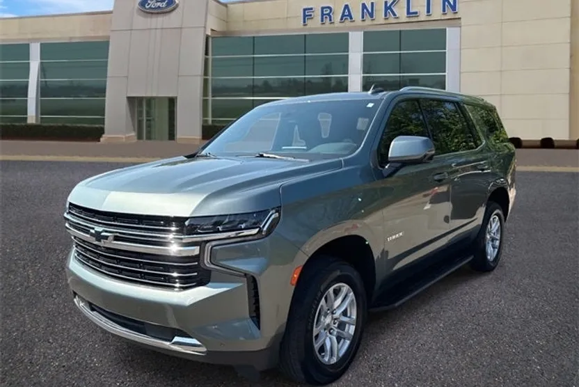 2023 Chevrolet Tahoe LT photo 1
