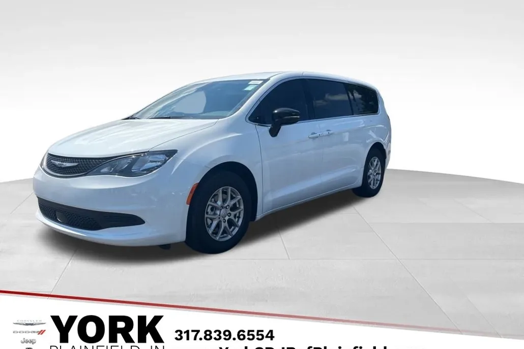 2025 Chrysler Voyager LX photo 1