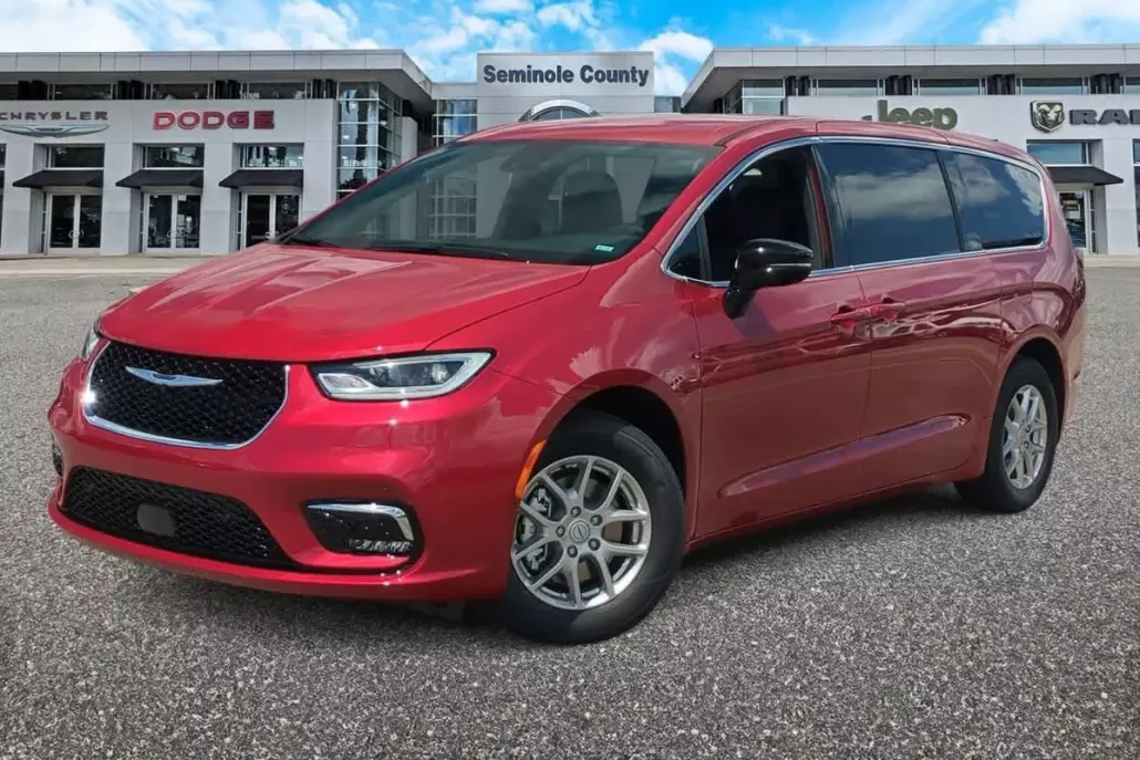 2026 Chrysler Pacifica photo 1