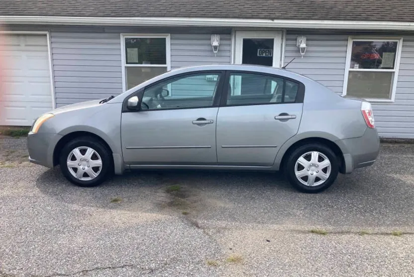 2009 Nissan Sentra 2.0 photo 1