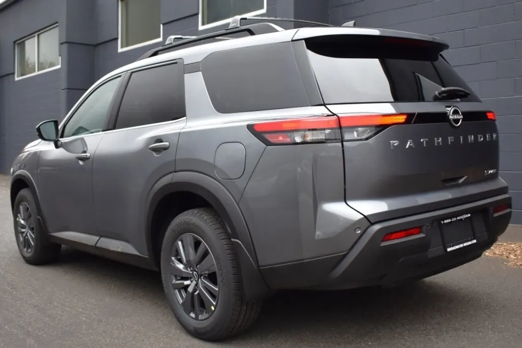 2025 Nissan Pathfinder SV photo 1