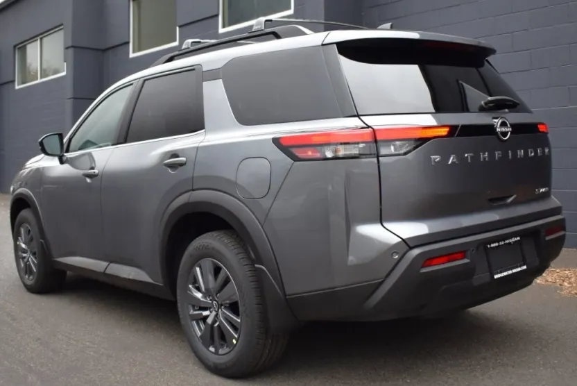 2025 Nissan Pathfinder SV photo 1