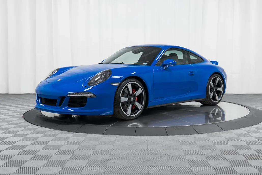 2016 Porsche 911 GTS Club Coupe photo 1