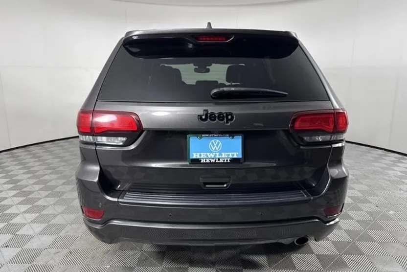 2020 Jeep Grand Cherokee Altitude photo 1