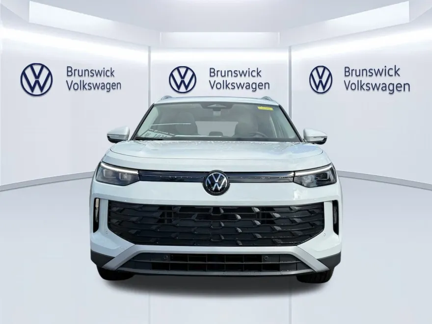 2025 Volkswagen Tiguan SE photo 1
