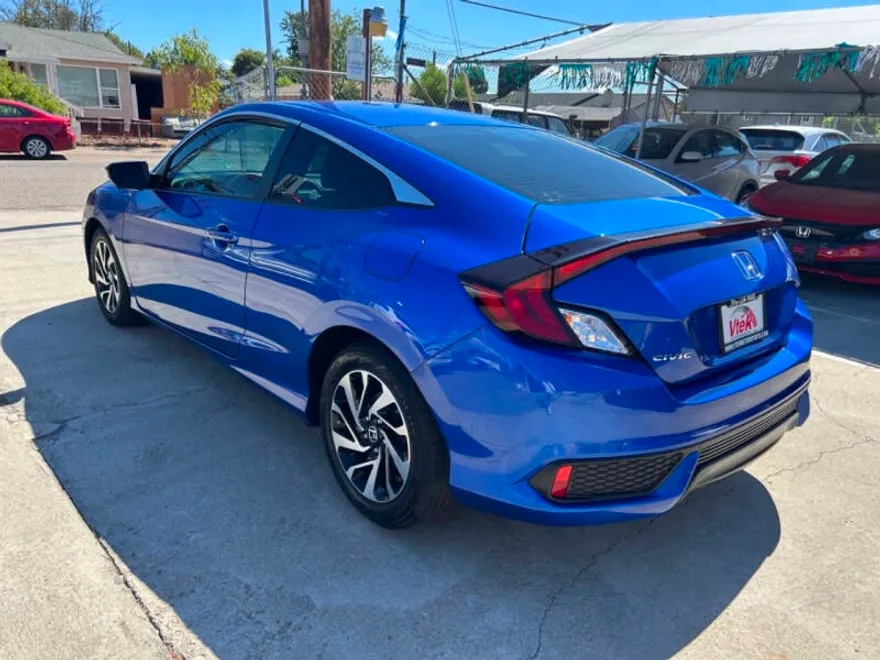 2016 Honda Civic photo 1