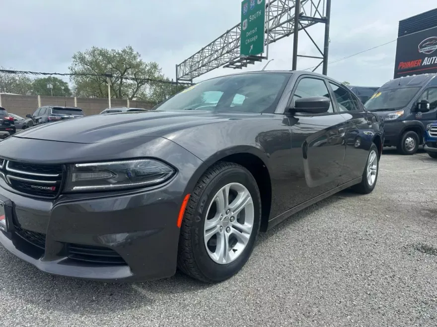 2015 Dodge Charger SE photo 1