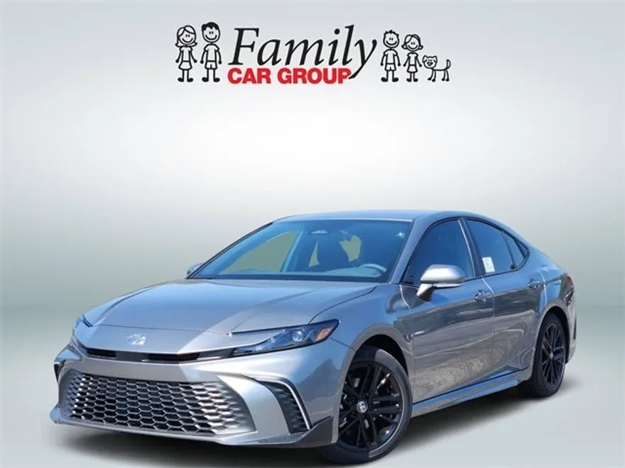 2026 Toyota Camry SE photo 1