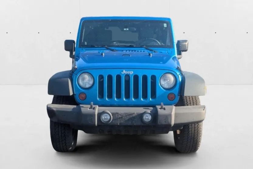 2010 Jeep Wrangler Unlimited X photo 1