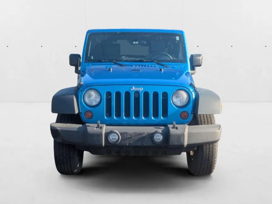 2010 Jeep Wrangler Unlimited X photo 1