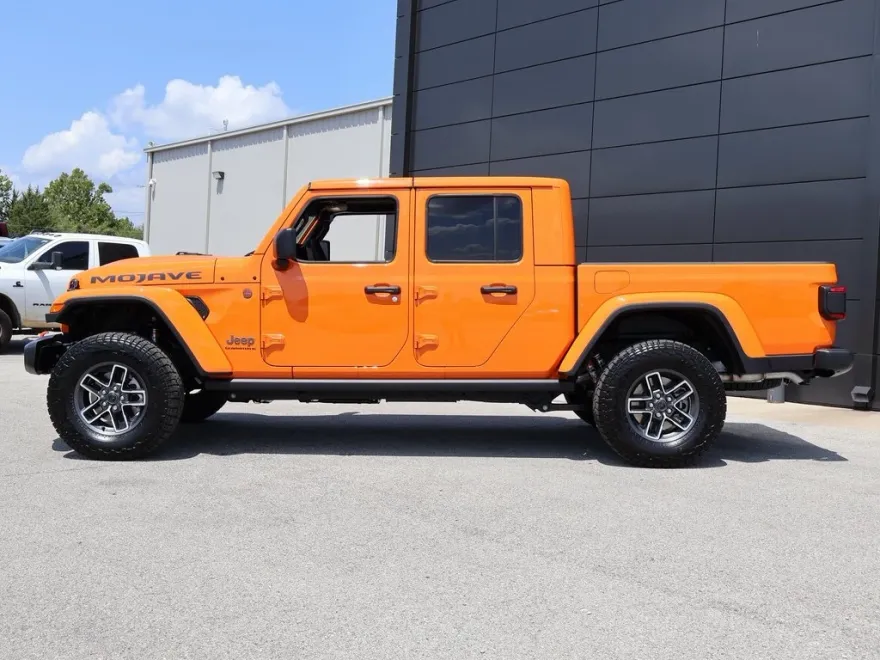 2025 Jeep Gladiator Mojave photo 1