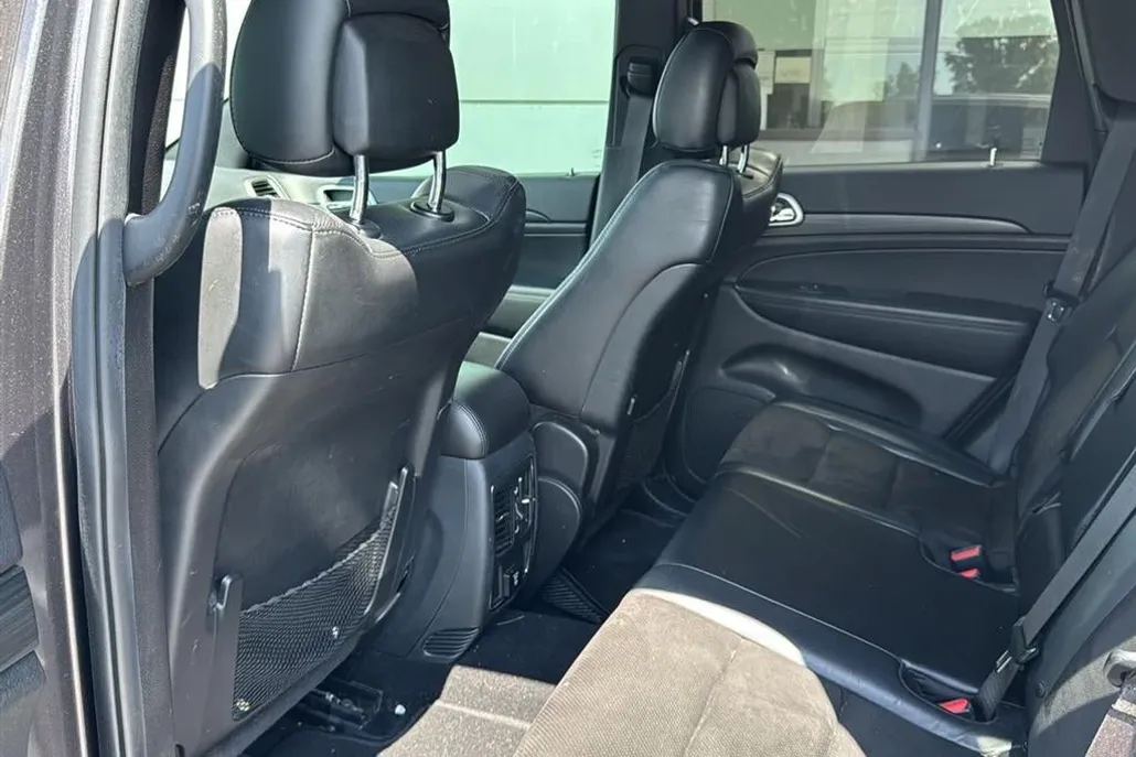2020 Jeep Grand Cherokee Laredo photo 1