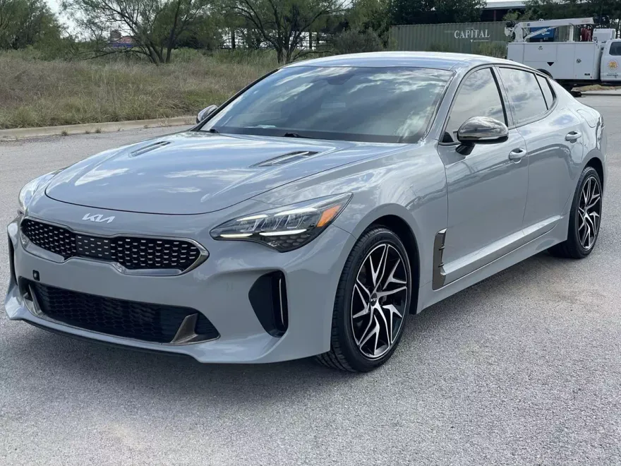 2023 Kia Stinger GT-Line photo 1