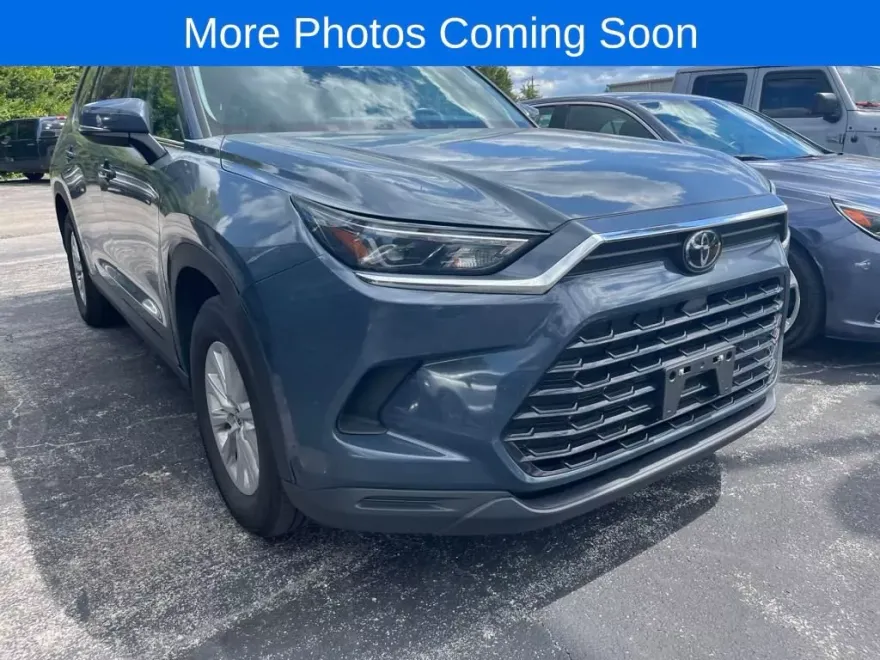 2024 Toyota Grand Highlander XLE photo 1