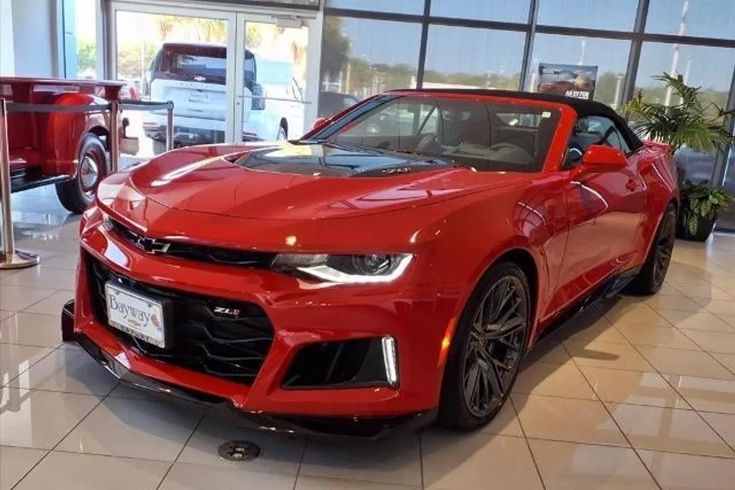 2024 Chevrolet Camaro ZL1 photo 1