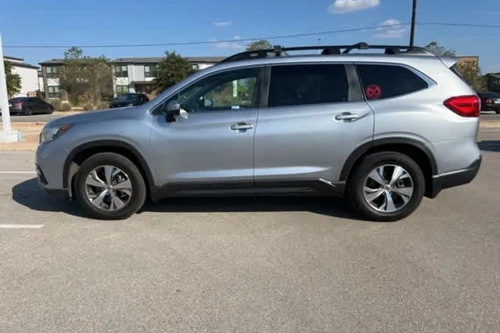 2020 Subaru Ascent Premium photo 1