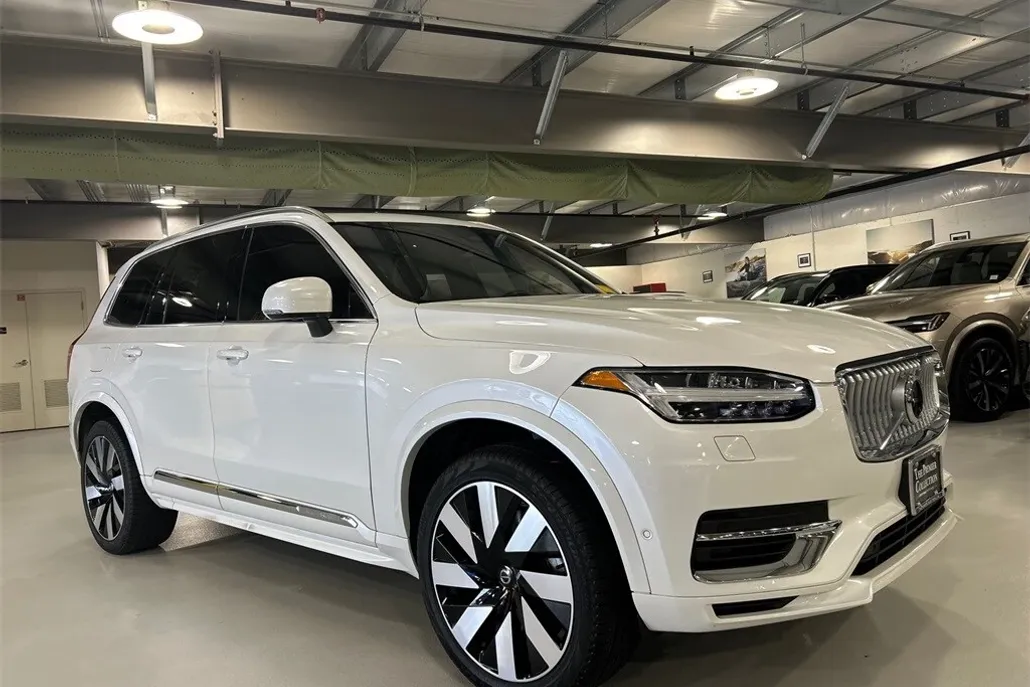 2024 Volvo XC90 Recharge T8 Ultimate photo 1