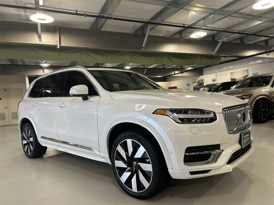 2024 Volvo XC90 Recharge T8 Ultimate photo 1