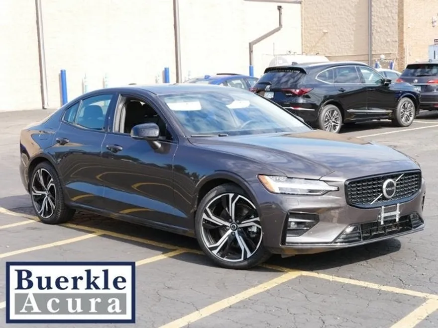 2025 Volvo S60 B5 Core photo 1