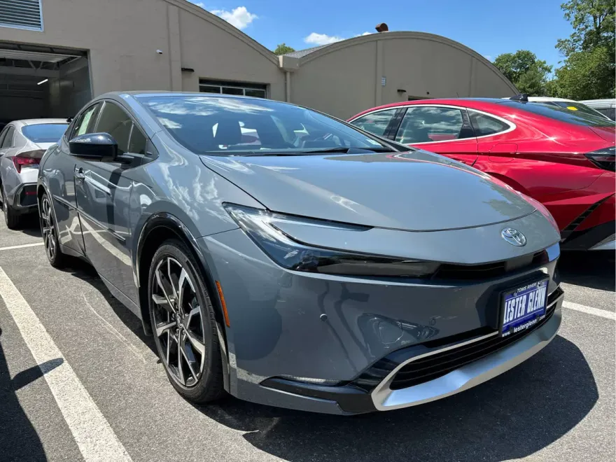 2024 Toyota Prius Prime XSE photo 1