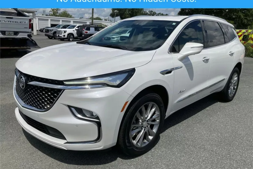 2022 Buick Enclave Avenir photo 1