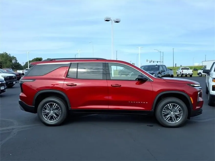 2026 Chevrolet Traverse photo 1