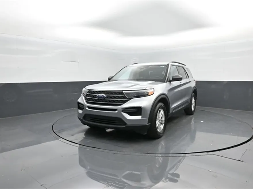 2022 Ford Explorer XLT photo 1