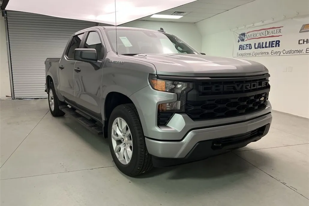 2026 Chevrolet Silverado 1500 Custom photo 1
