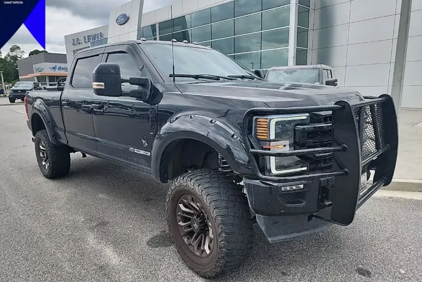 2022 Ford F-250 Lariat photo 1