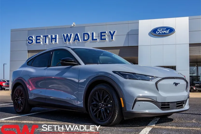 2025 Ford Mustang Mach-E Select photo 1