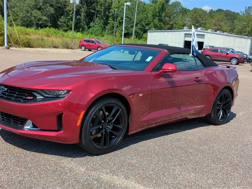 2023 Chevrolet Camaro 2LT photo 1