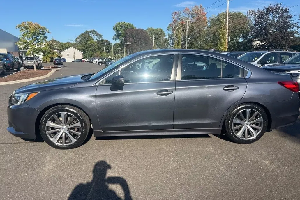 2016 Subaru Legacy 3.6R Limited photo 1