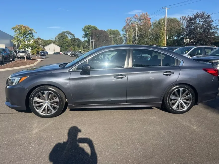 2016 Subaru Legacy 3.6R Limited photo 1