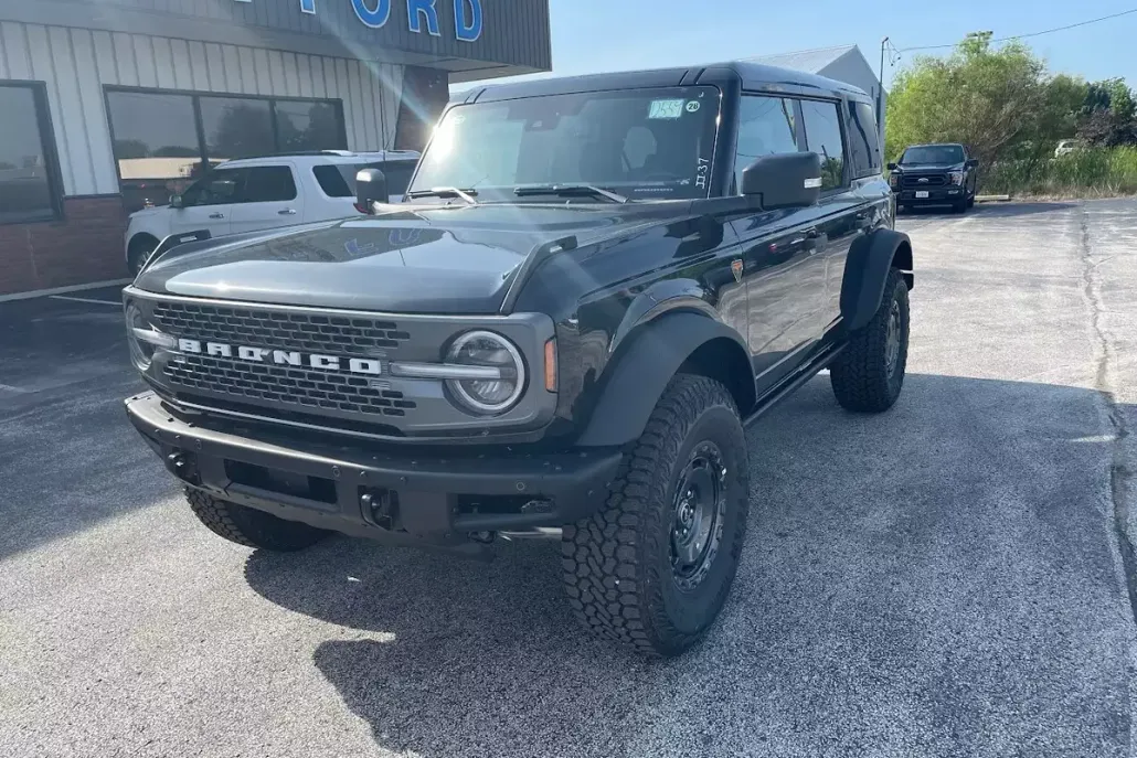 2025 Ford Bronco Badlands photo 1