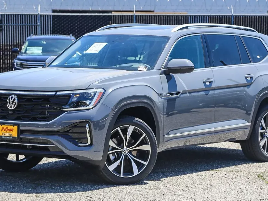 2025 Volkswagen Atlas SEL Premium R-Line photo 1