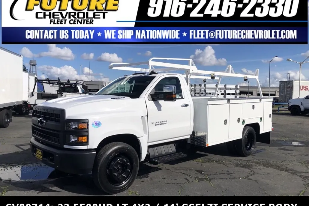 2023 Chevrolet Silverado 5500HD LT photo 1