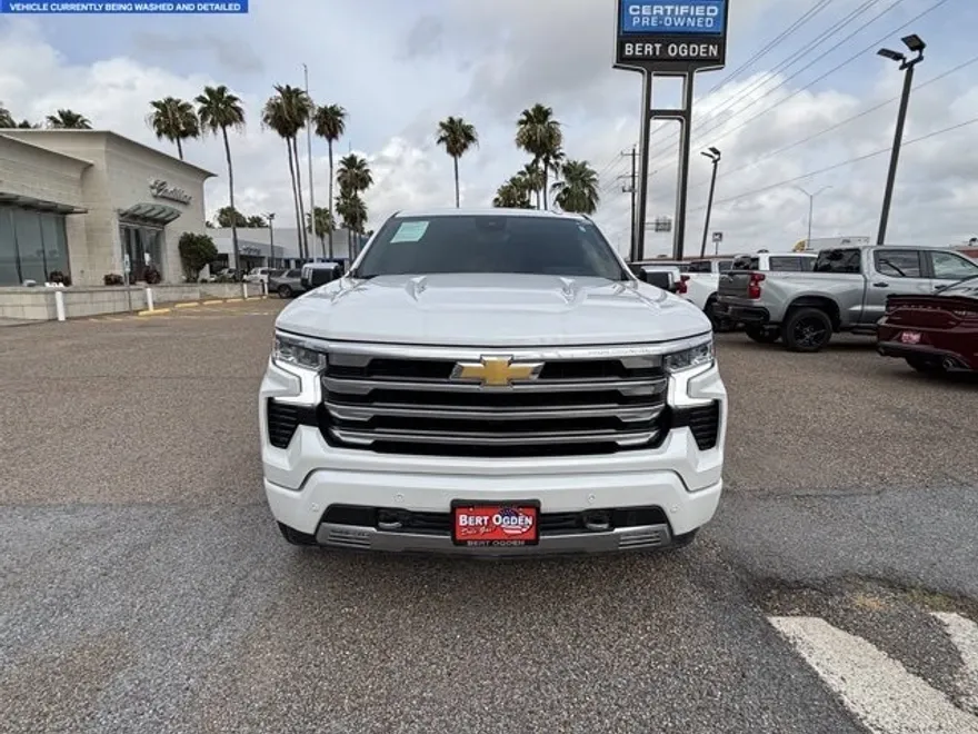 2024 Chevrolet Silverado 1500 High Country photo 1