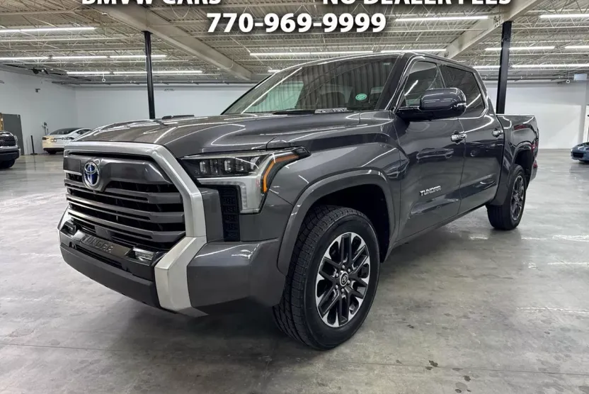 2022 Toyota Tundra Limited CrewMax photo 1