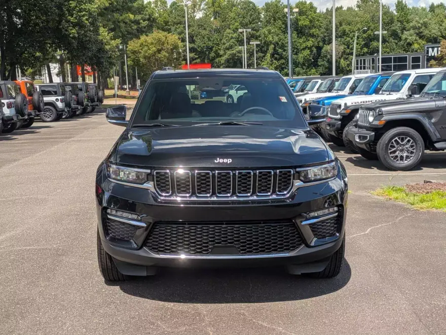 2025 Jeep Grand Cherokee Limited photo 1