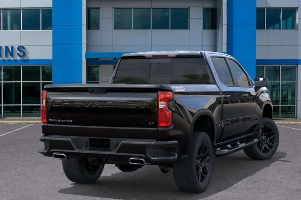 2026 Chevrolet Silverado Trail Boss LT photo 1